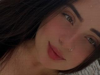 AnnyBentleii's Model Profile