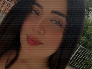 AnnyBentleii's Model Profile