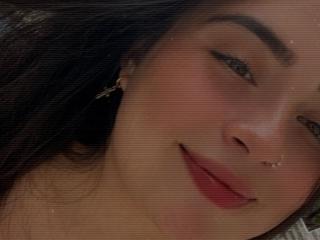 AnnyBentleii's Model Profile