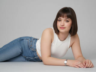 AnikaFleur's Model Profile