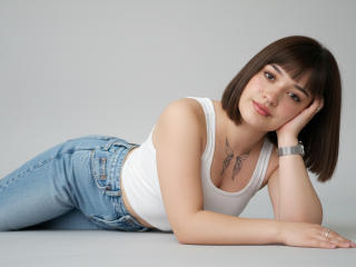 AnikaFleur's Model Profile