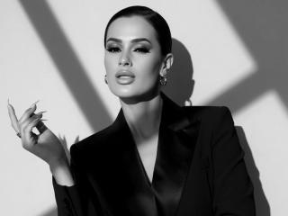 انظر إلى الملف المفصل لـ AshyQuinn