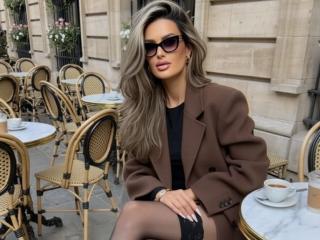 См. подробные сведения о модели AshyQuinn