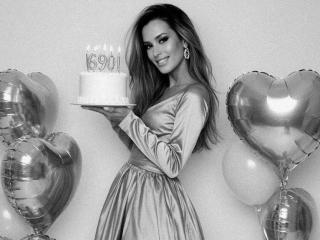 AshyQuinn'in detaylı sayfasını gör