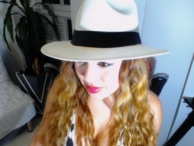 IdaliaRoyale - Live sex cam - 29303036