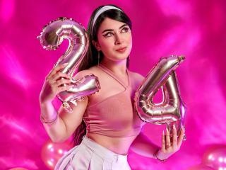 См. подробные сведения о модели NoahAndRose