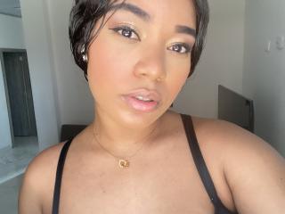 انظر إلى الملف المفصل لـ MaurenBlue