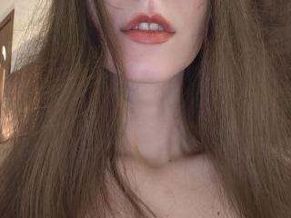 انظر إلى الملف المفصل لـ ApheliaAddington