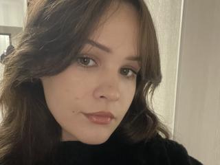 انظر إلى الملف المفصل لـ Adelvina69