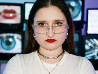 انظر إلى الملف المفصل لـ AvaNiss