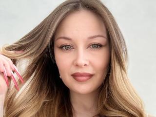 См. подробные сведения о модели AnnamariaVillarin