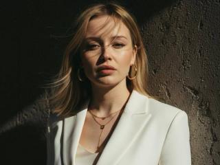 См. подробные сведения о модели AnnamariaVillarin