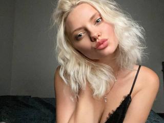 انظر إلى الملف المفصل لـ CrystalHope