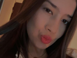 انظر إلى الملف المفصل لـ EmmaLombardi