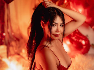 انظر إلى الملف المفصل لـ HelenHard