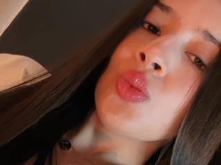 См. подробные сведения о модели EmmaLombardi