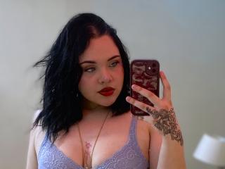 انظر إلى الملف المفصل لـ AlayaWillow