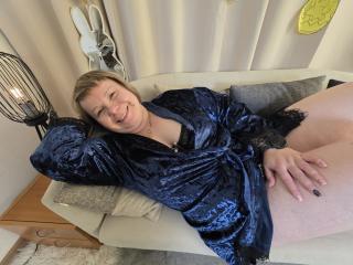 Obejrzyj kompletny profil BonnnyBoobsy