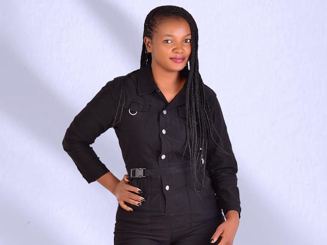 QueenIvy - Élő pornó és szexkamera - 29315498