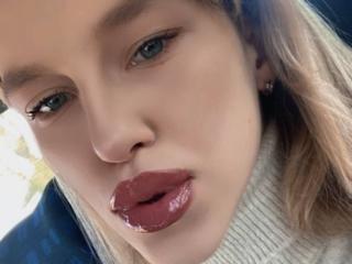 Obejrzyj kompletny profil DeedraGalarneau