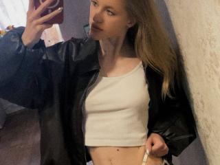 Obejrzyj kompletny profil DeedraGalarneau