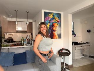 Lásd a LunaBeya teljes profilját