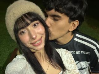 Lásd a BlondeAndBigCock teljes profilját