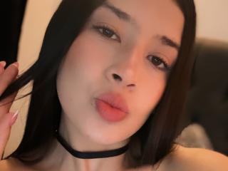 Lásd a EmmaLombardi teljes profilját