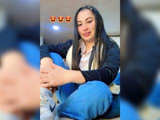 Lásd a AlexaAdams teljes profilját