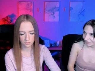 Lásd a DellyChloe teljes profilját