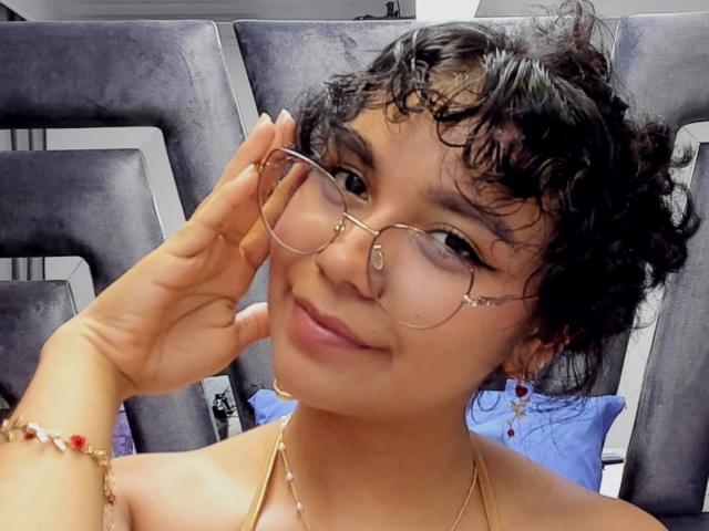 JuliaBennett - Live porn &amp; sex cam - 29326037