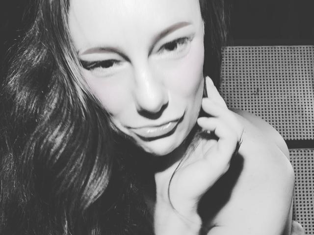 JulieSqualor - Live porn &amp; sex cam - 29327480