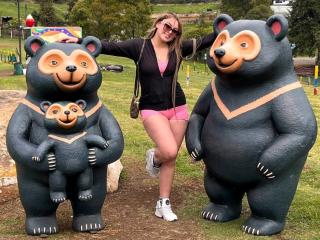 См. подробные сведения о модели SamanthaRivera