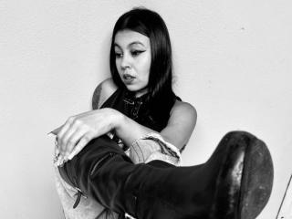 См. подробные сведения о модели NenaBlack