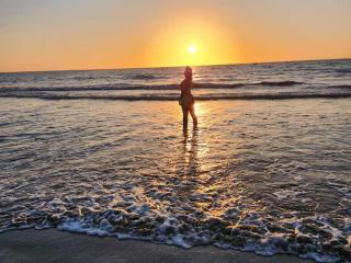 См. подробные сведения о модели AlinaMatei