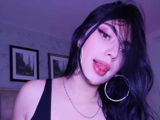 См. подробные сведения о модели IsabellaaRossi