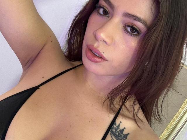 LindaMancini - Live porn &amp; sex cam - 29334419