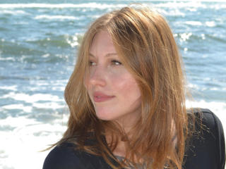 См. подробные сведения о модели MelinaBoye