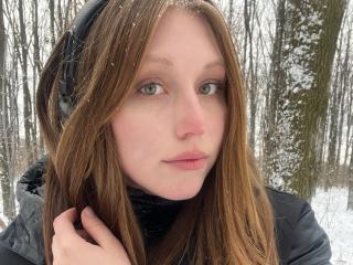 См. подробные сведения о модели MelinaBoye