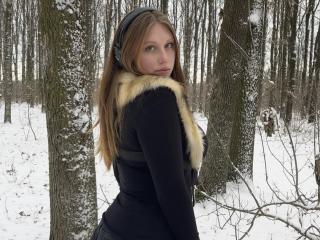 См. подробные сведения о модели MelinaBoye