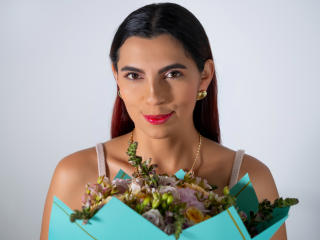 См. подробные сведения о модели CarlaTorres