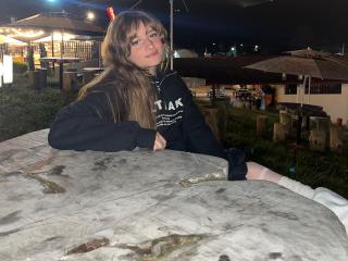 См. подробные сведения о модели UwuMaddiee