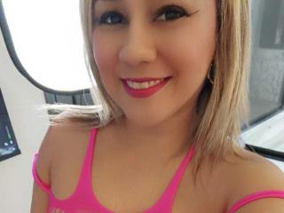 См. подробные сведения о модели CamilaNoer