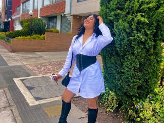 См. подробные сведения о модели SophieSonyas