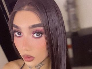 Yksityiskohtaiset tiedot mallista DariannaArtehortua