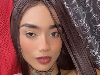 Yksityiskohtaiset tiedot mallista DariannaArtehortua