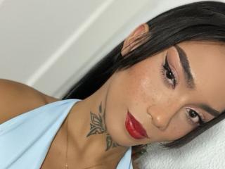 Yksityiskohtaiset tiedot mallista DariannaArtehortua