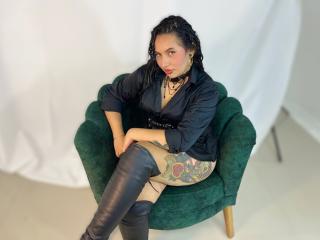 См. подробные сведения о модели AmyRoss