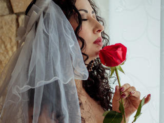 См. подробные сведения о модели SamanthaAntolin