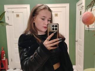 См. подробные сведения о модели ClaireMeyerman